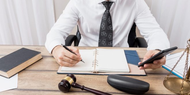 استخدام وکیل در تهران